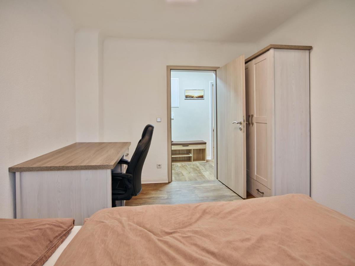 Gaeste- Und Ferienwohnung In Der Sportstadt 리자 외부 사진