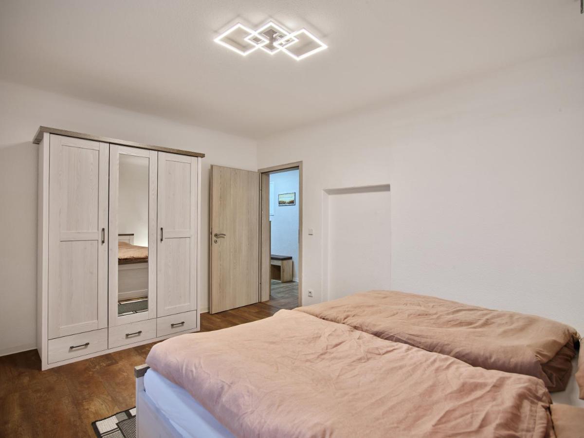 Gaeste- Und Ferienwohnung In Der Sportstadt 리자 외부 사진