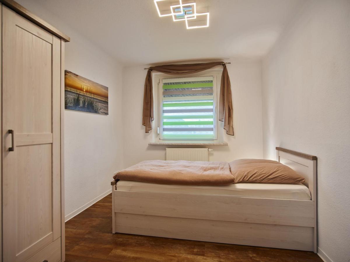 Gaeste- Und Ferienwohnung In Der Sportstadt 리자 외부 사진