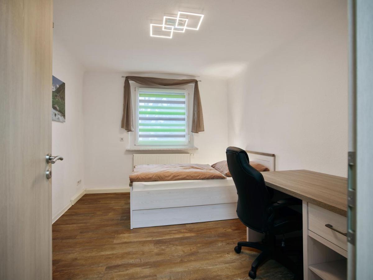 Gaeste- Und Ferienwohnung In Der Sportstadt 리자 외부 사진
