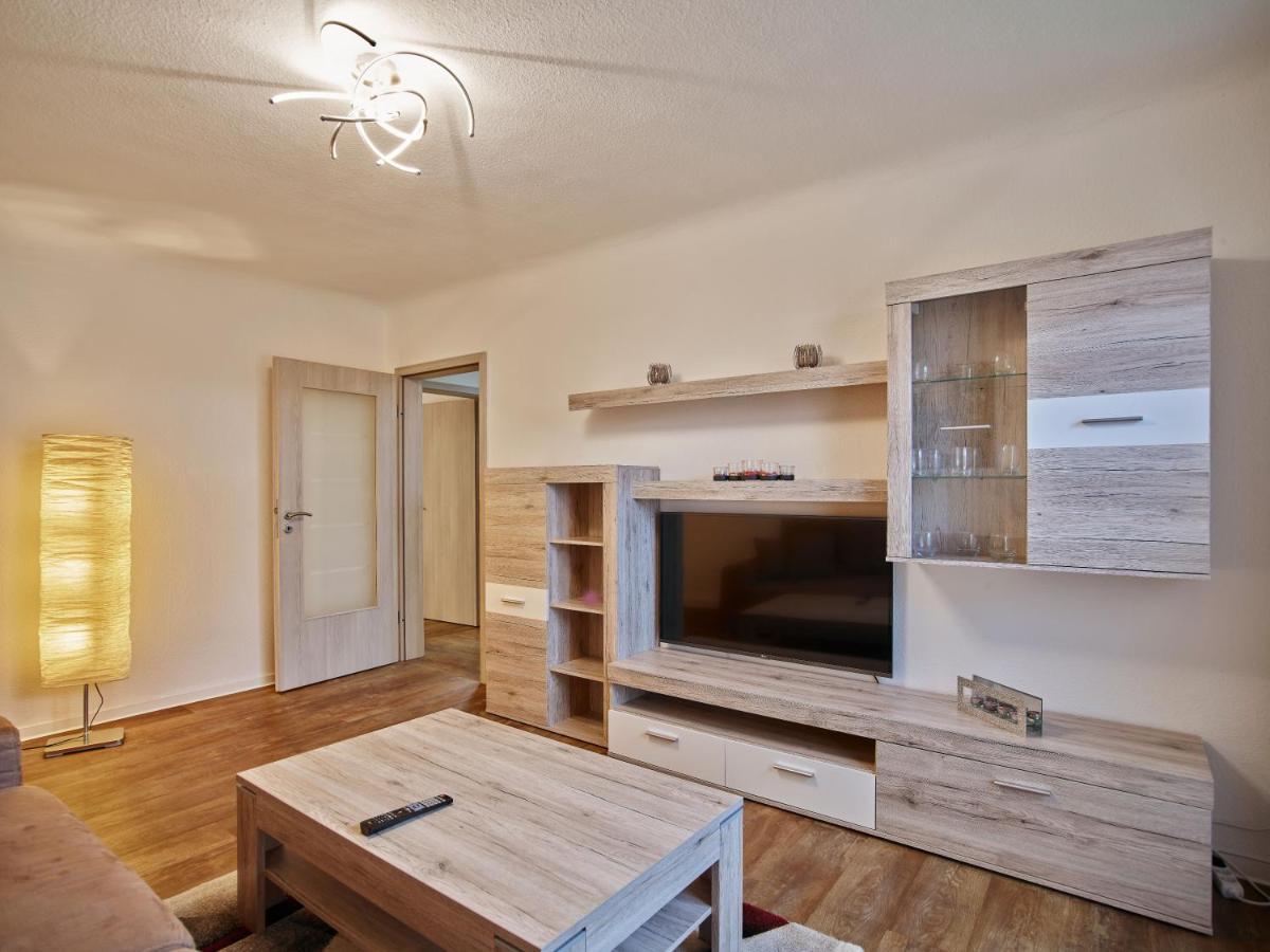 Gaeste- Und Ferienwohnung In Der Sportstadt 리자 외부 사진