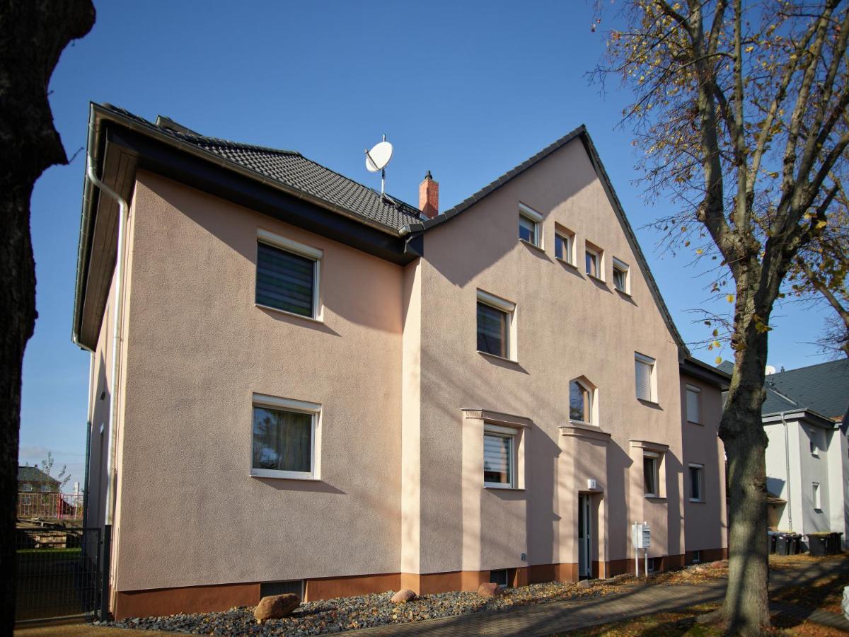 Gaeste- Und Ferienwohnung In Der Sportstadt 리자 외부 사진